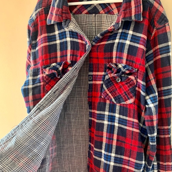 💐Red Plaid Button Down 😍 - Picture 3 of 8